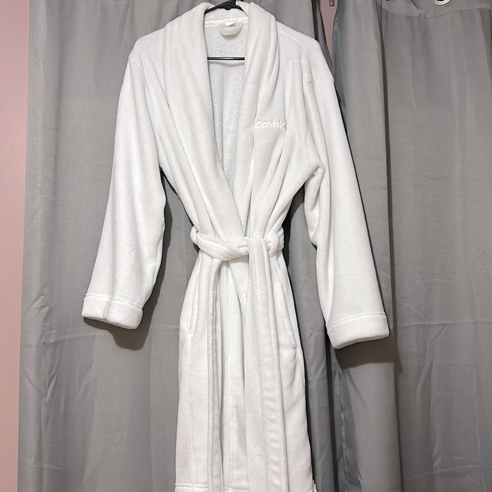 Calvin Klein robe